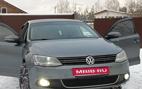 Volkswagen Jetta VI, 2014 год, 1 059 999 рублей, 2 фотография