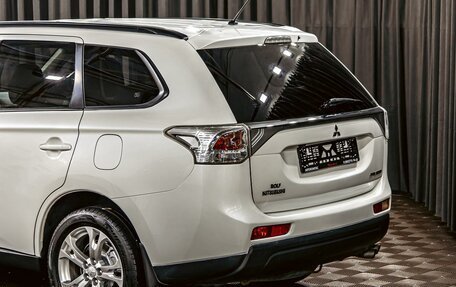 Mitsubishi Outlander III рестайлинг 3, 2014 год, 1 195 000 рублей, 10 фотография