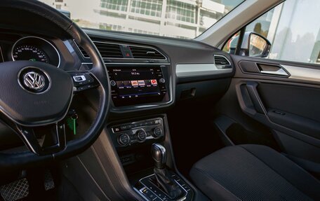 Volkswagen Tiguan II, 2020 год, 2 365 000 рублей, 14 фотография