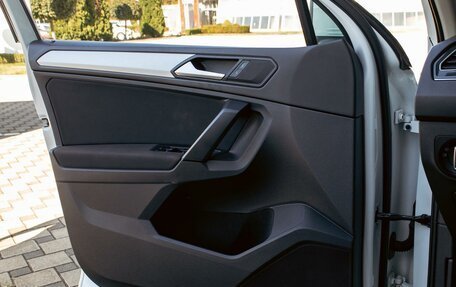 Volkswagen Tiguan II, 2020 год, 2 365 000 рублей, 12 фотография