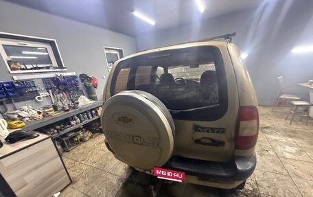 Chevrolet Niva I рестайлинг, 2004 год, 5 фотография