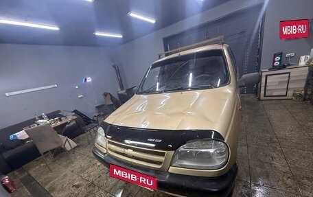 Chevrolet Niva I рестайлинг, 2004 год, 2 фотография