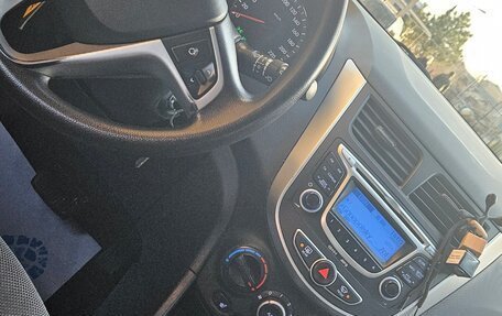 Hyundai Solaris II рестайлинг, 2012 год, 850 000 рублей, 7 фотография