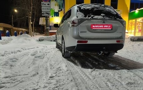 Mitsubishi Outlander III рестайлинг 3, 2013 год, 1 650 000 рублей, 4 фотография