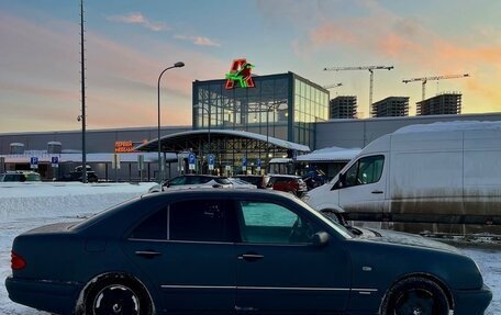 Mercedes-Benz E-Класс, 1997 год, 298 000 рублей, 3 фотография