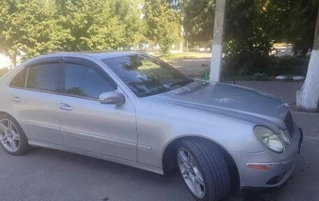 Mercedes-Benz E-Класс, 2004 год, 870 000 рублей, 5 фотография