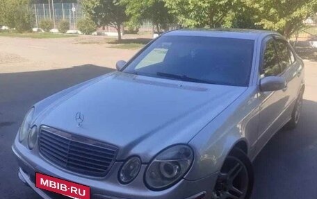 Mercedes-Benz E-Класс, 2004 год, 870 000 рублей, 3 фотография