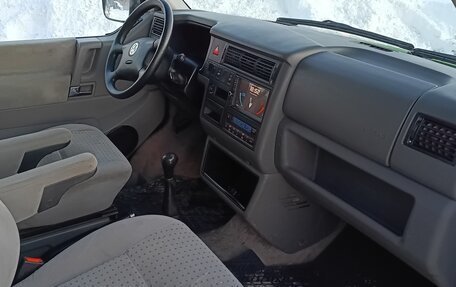 Volkswagen Multivan T4, 2001 год, 900 000 рублей, 13 фотография