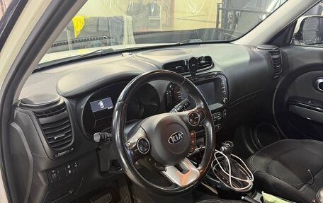 KIA Soul II рестайлинг, 2017 год, 1 771 777 рублей, 10 фотография