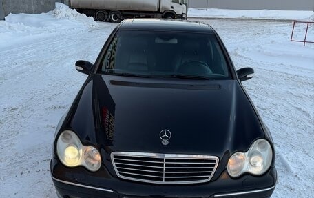 Mercedes-Benz C-Класс, 2004 год, 480 000 рублей, 8 фотография