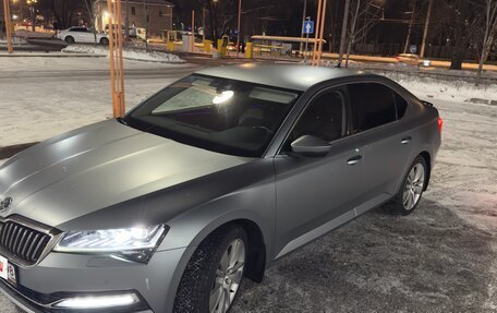 Skoda Superb III рестайлинг, 2019 год, 3 800 000 рублей, 3 фотография