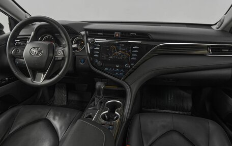 Toyota Camry, 2019 год, 2 550 000 рублей, 9 фотография