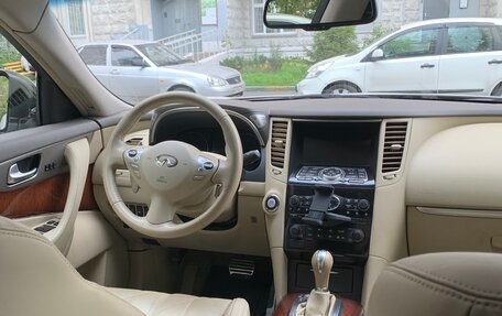 Infiniti FX II, 2013 год, 1 950 000 рублей, 24 фотография