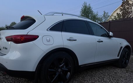 Infiniti FX II, 2013 год, 1 950 000 рублей, 17 фотография