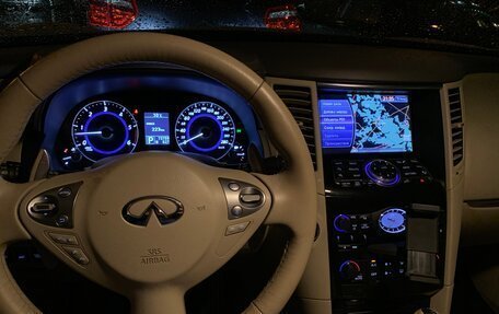 Infiniti FX II, 2013 год, 1 950 000 рублей, 28 фотография