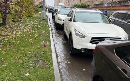 Infiniti FX II, 2013 год, 1 950 000 рублей, 31 фотография