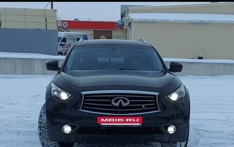 Infiniti QX70, 2015 год, 2 370 000 рублей, 2 фотография