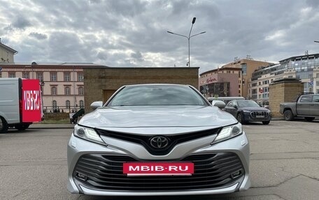 Toyota Camry, 2020 год, 3 550 000 рублей, 2 фотография