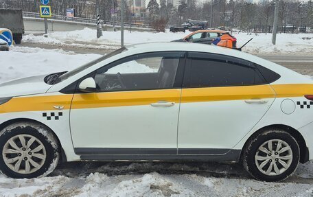 Hyundai Solaris II рестайлинг, 2017 год, 550 000 рублей, 5 фотография