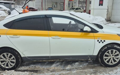 Hyundai Solaris II рестайлинг, 2017 год, 550 000 рублей, 3 фотография