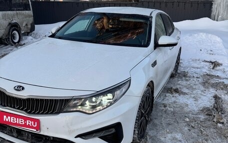 KIA Optima IV, 2018 год, 1 700 000 рублей, 2 фотография