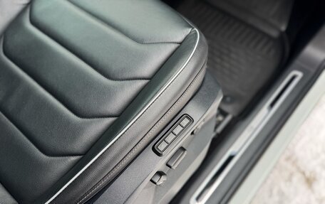 Volkswagen Tiguan II, 2021 год, 3 870 000 рублей, 13 фотография