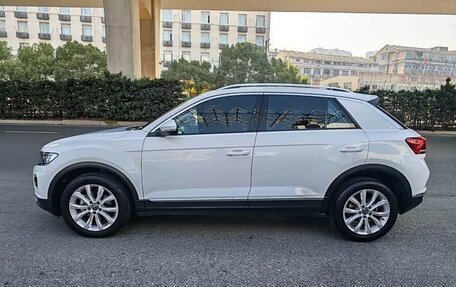 Volkswagen T-Roc I, 2022 год, 1 780 000 рублей, 5 фотография