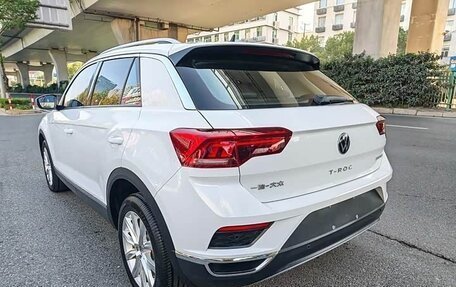 Volkswagen T-Roc I, 2022 год, 1 780 000 рублей, 3 фотография