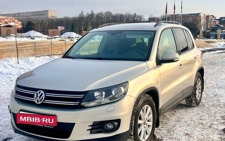 Volkswagen Tiguan I, 2012 год, 1 000 000 рублей, 2 фотография