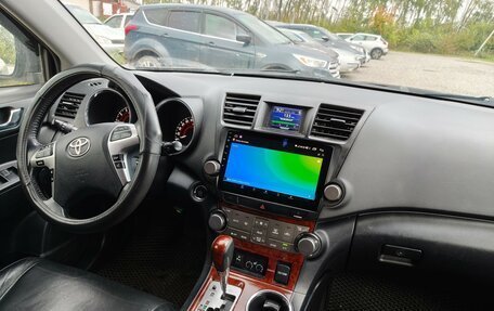 Toyota Highlander III, 2012 год, 2 200 000 рублей, 2 фотография