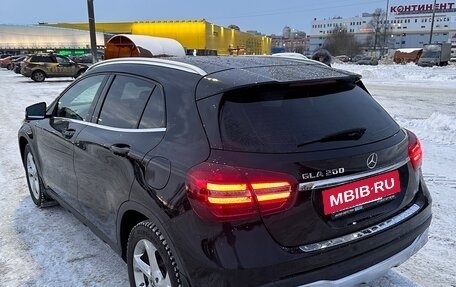 Mercedes-Benz GLA, 2018 год, 2 350 000 рублей, 7 фотография
