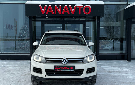 Volkswagen Touareg III, 2011 год, 1 430 000 рублей, 2 фотография