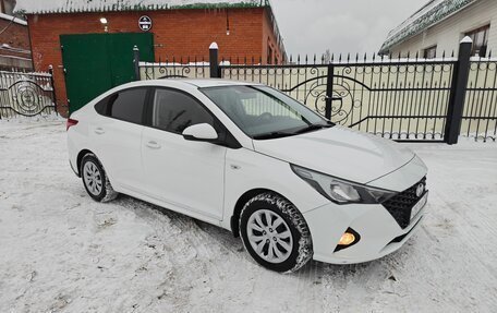 Hyundai Solaris II рестайлинг, 2021 год, 1 100 000 рублей, 3 фотография