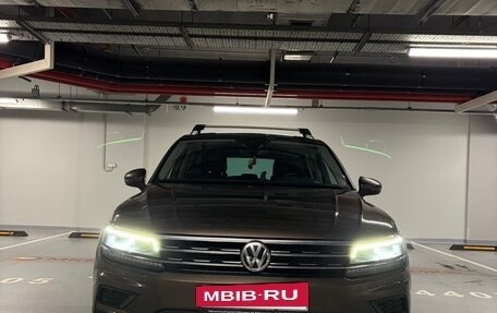Volkswagen Tiguan II, 2019 год, 2 000 000 рублей, 3 фотография