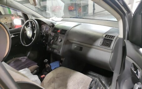 Volkswagen Touran III, 2005 год, 595 000 рублей, 8 фотография