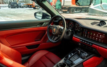 Porsche 911, 2021 год, 19 000 000 рублей, 17 фотография