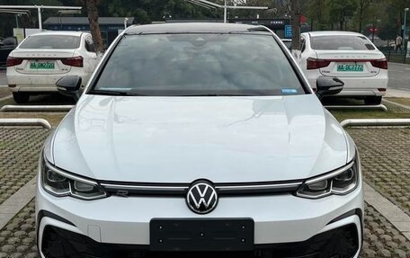 Volkswagen Golf VIII, 2022 год, 2 197 000 рублей, 2 фотография