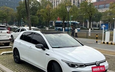 Volkswagen Golf VIII, 2022 год, 2 197 000 рублей, 3 фотография