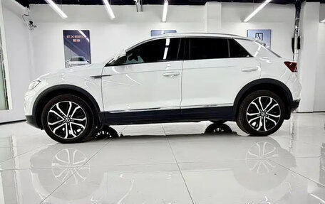 Volkswagen T-Roc I, 2022 год, 1 850 000 рублей, 7 фотография