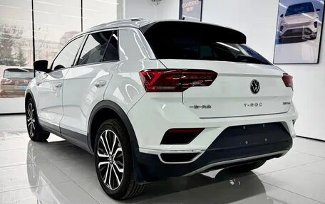 Volkswagen T-Roc I, 2022 год, 1 850 000 рублей, 4 фотография