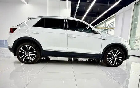 Volkswagen T-Roc I, 2022 год, 1 850 000 рублей, 8 фотография