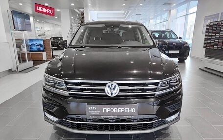 Volkswagen Tiguan II, 2017 год, 2 250 000 рублей, 2 фотография
