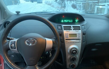 Toyota Yaris III рестайлинг, 2007 год, 500 000 рублей, 3 фотография