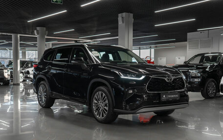 Toyota Highlander, 2025 год, 5 600 000 рублей, 2 фотография