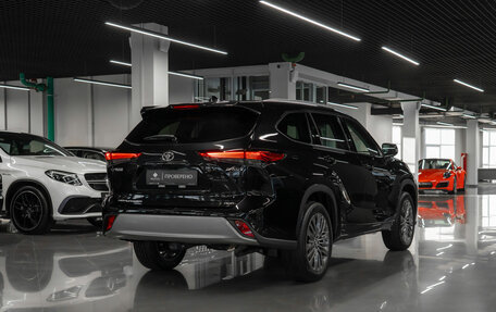 Toyota Highlander, 2025 год, 5 600 000 рублей, 4 фотография