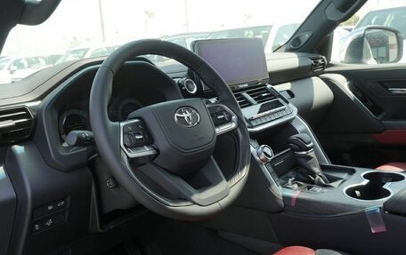 Toyota Land Cruiser, 2025 год, 12 700 000 рублей, 9 фотография