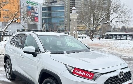 Toyota RAV4, 2021 год, 2 430 000 рублей, 2 фотография