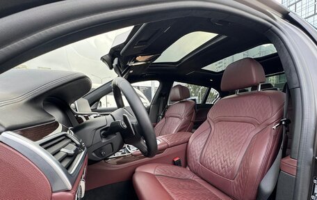 BMW 7 серия, 2019 год, 10 200 000 рублей, 11 фотография