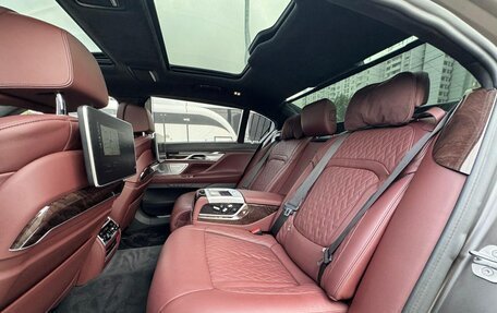 BMW 7 серия, 2019 год, 10 200 000 рублей, 14 фотография