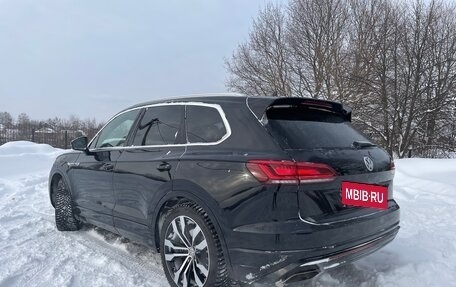 Volkswagen Touareg III, 2019 год, 4 850 000 рублей, 5 фотография
